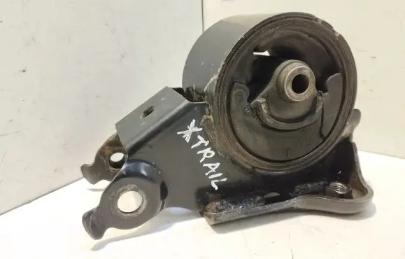 Nissan X-Trail T30 Engine mount bracket 6113218H800