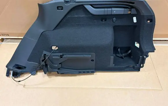 Volkswagen Tayron I Tailgate/trunk side cover trim 5ZL867428K