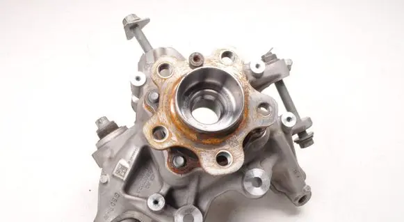 BMW 5 G60 G61 Rear wheel hub spindle/knuckle 6898364
