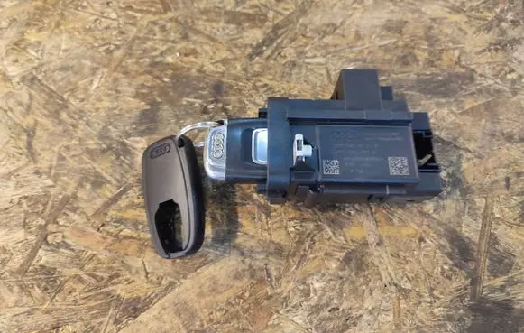 Audi Q5 SQ5 Ignition lock 8K0909131D 3330430101