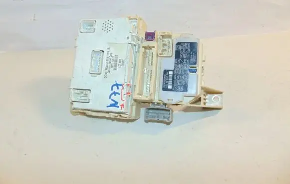 Suzuki Swift I Fuse module 3678072K41 3677072KC0