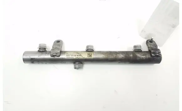 Mercedes-Benz CLS C218 X218 Fuel main line pipe A6420703095