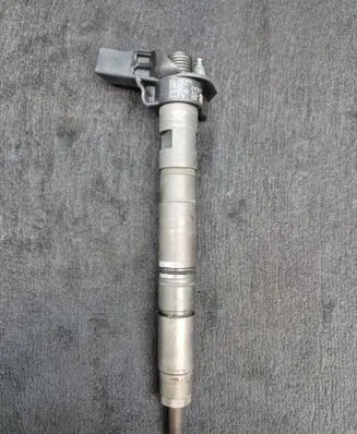 Audi Q5 SQ5 Fuel injector 03L130277