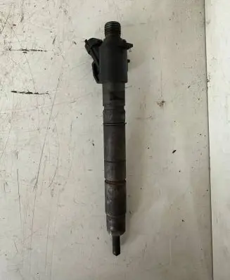 Volvo XC60 Fuel injector 31272767
