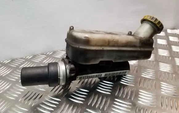 Chrysler Grand Voyager IV Master brake cylinder P04721154AB