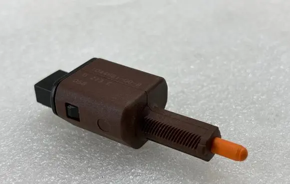 Tesla Model 3 Brake pedal sensor switch 104468100B 0213E