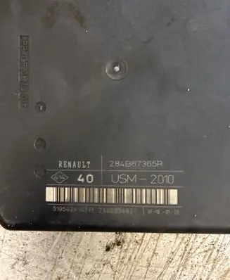 Renault Master III Fuse module 284B67365R 2406034827 USM2010