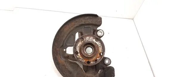 Volvo V70 Front wheel hub