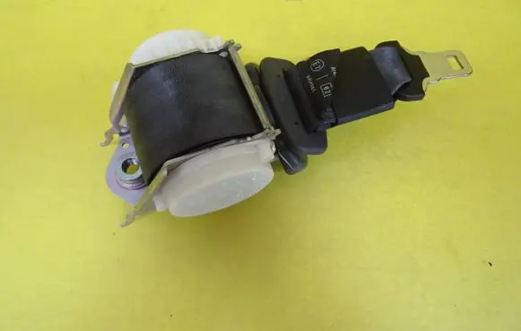 Renault Clio III Middle seatbelt (rear) 33056057C