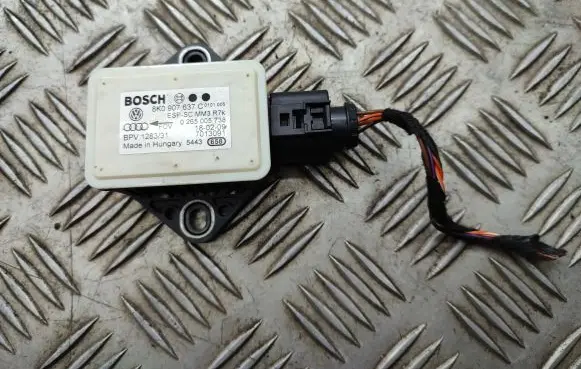 Audi A4 S4 B8 8K ESP acceleration yaw rate sensor 8K0907637C