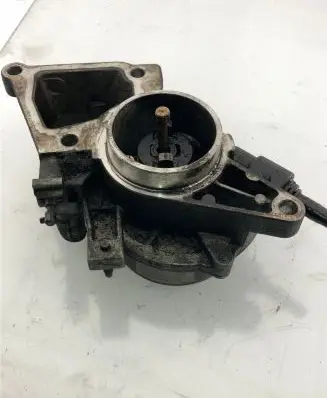 Ford Mondeo Mk III Vacuum pump XS7Q2A451BH 72245410C 275700821