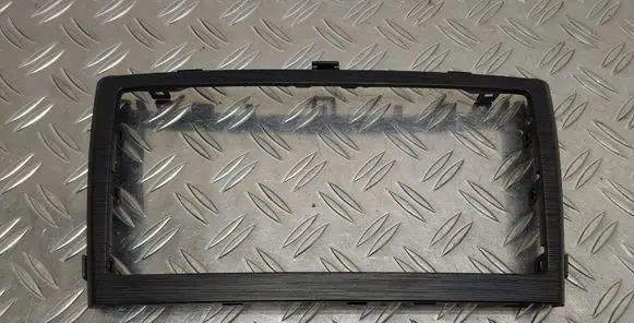 Toyota Avensis T270 Radio/GPS head unit trim 5540505190 5540505210