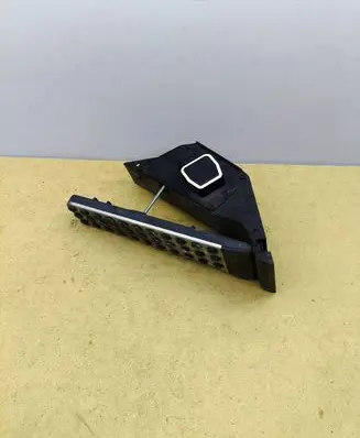 Mercedes-Benz C W204 Accelerator throttle pedal A2043000204 060111 0532