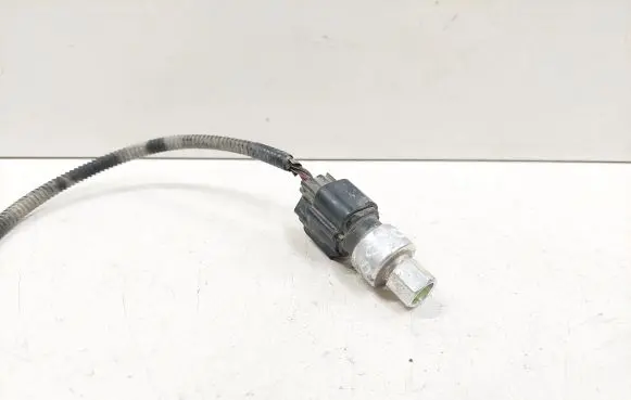 Volvo S40 Air conditioning (A/C) pressure sensor E3938001