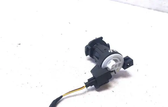 Mercedes-Benz C W204 Tailgate exterior lock A2047500261