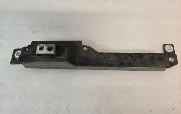 Volvo XC60 Fender mounting bracket 31424581