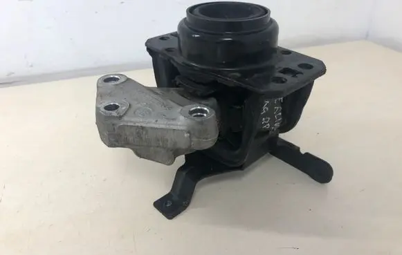 Citroen Berlingo Engine mount bracket 9681304680 96820267805