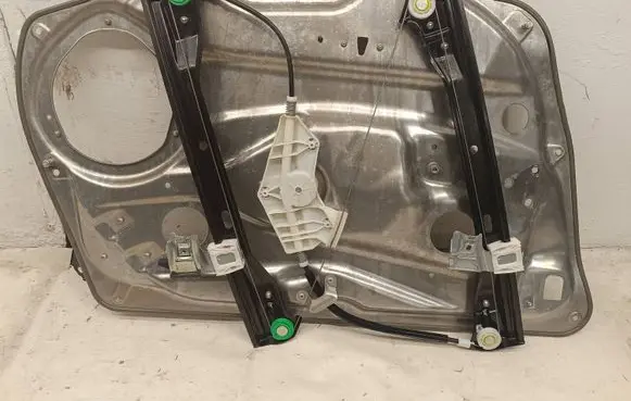 Mercedes-Benz C W204 Front door window regulator with motor A2048200242