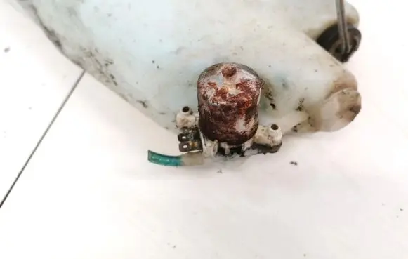 Mazda 323 Windscreen/windshield washer pump