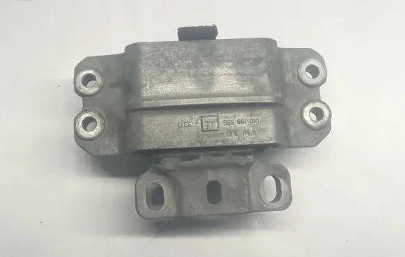 Volkswagen Jetta VI Engine mount bracket 1K0199555