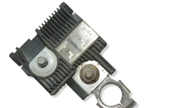 Toyota Yaris Battery relay fuse 8262052070