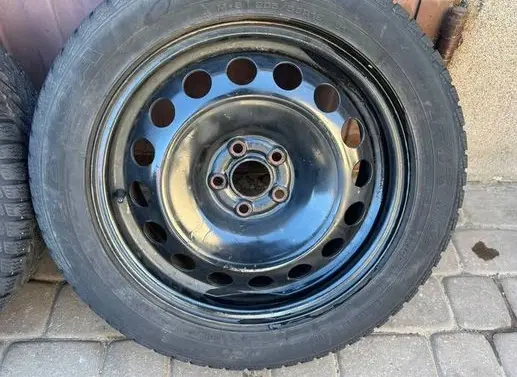 Volkswagen Golf IV R16 summer tire