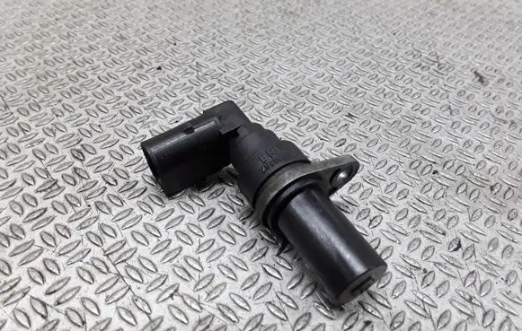 BMW 5 E39 Crankshaft position sensor 25916010