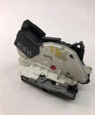 Volkswagen Golf VII Coupe door lock (next to the handle) 5K1837016D