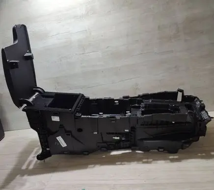 Jaguar F-Pace Center console HK83045J40AD