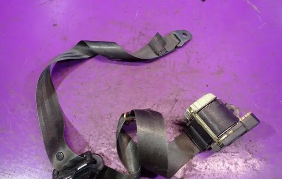 Citroen C3 Front seatbelt
