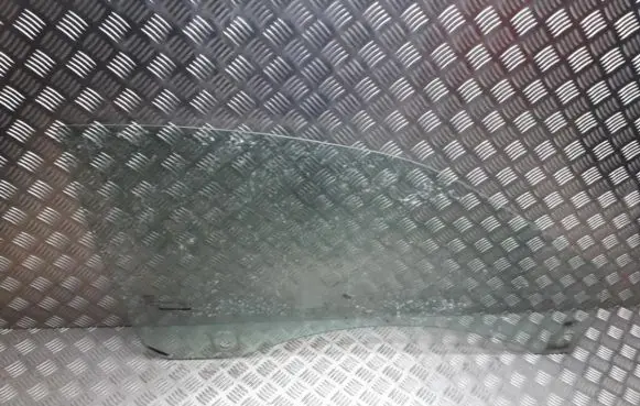 Volvo S70 V70 V70 XC Front door window glass four-door