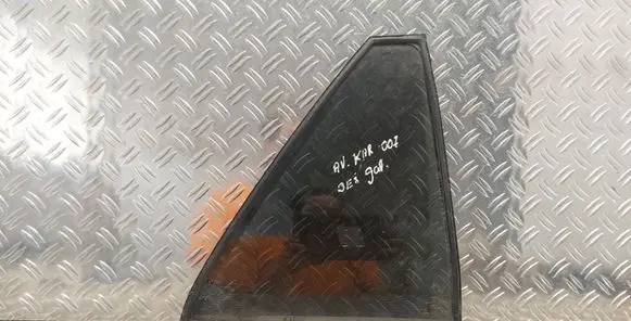 Toyota Avensis T250 Rear vent window glass 43R006723