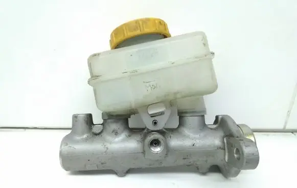 Subaru Impreza I Master brake cylinder