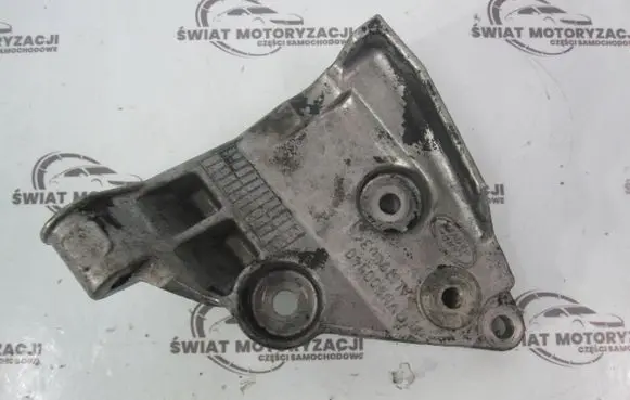 Land Rover Discovery 3 - LR3 Power steering pump mounting bracket QVU500340