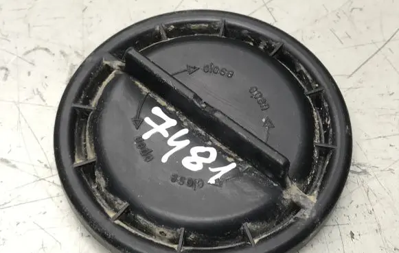 Headlight/headlamp dust cover