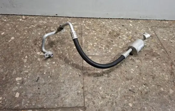 Citroen DS7 Crossback Air conditioning (A/C) pipe/hose 9821674780