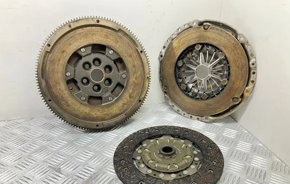 Volkswagen Golf VII Clutch set kit 124060710 324035510