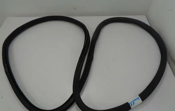 Citroen C4 II Picasso Front door rubber seal