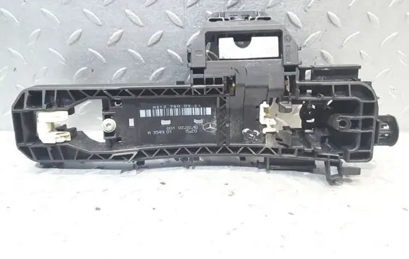 Mercedes-Benz E W212 Front door exterior handle/bracket A2127600934 A34560101 2127600934