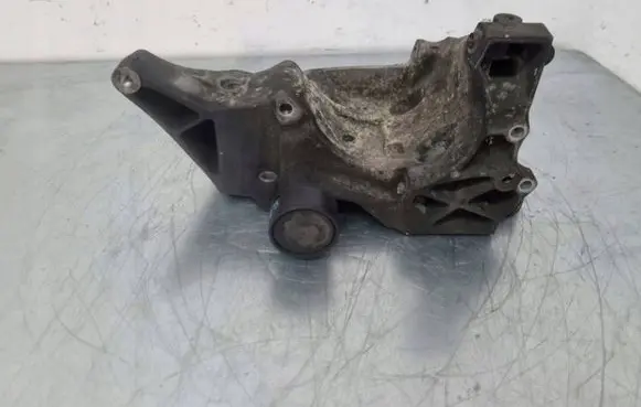 BMW 5 E60 E61 Generator/alternator bracket 7802639