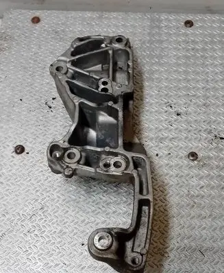 Citroen C4 Cactus Generator/alternator bracket 9809714680