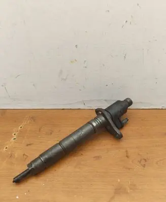 Jaguar XF X250 Fuel injector 9X2Q9K546 9X2Q9K546DB