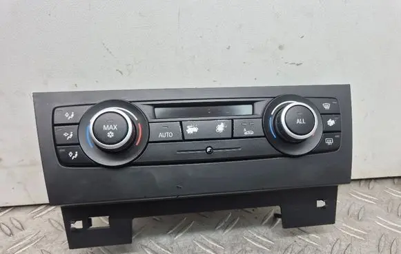 BMW X1 E84 Climate control unit 9242410 64119242410