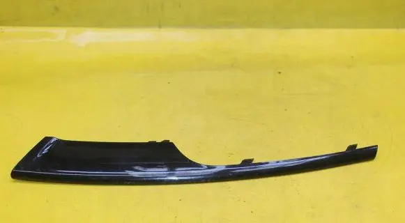 Front bumper splitter molding