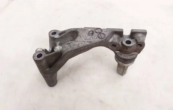 Volkswagen Transporter - Caravelle T6 Engine mounting bracket 04L199207H