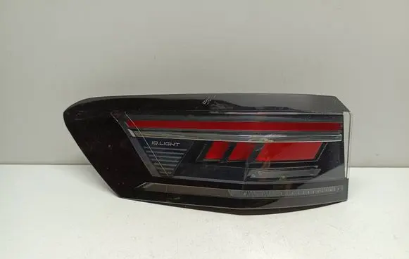 Volkswagen PASSAT B9 Rear/tail lights 3J0945207