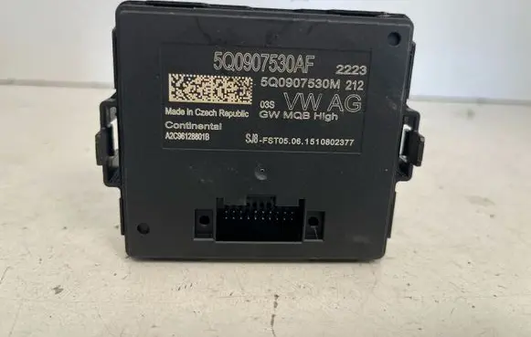 Volkswagen PASSAT B8 Gateway control module 5Q0907530M