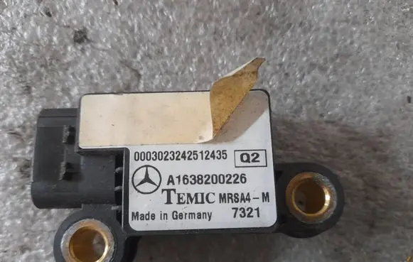 Mercedes-Benz ML W163 Airbag deployment crash/impact sensor a1638200226 1638200226