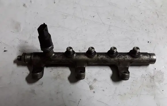 Renault Espace III Fuel main line pipe 0445214018 8200010077