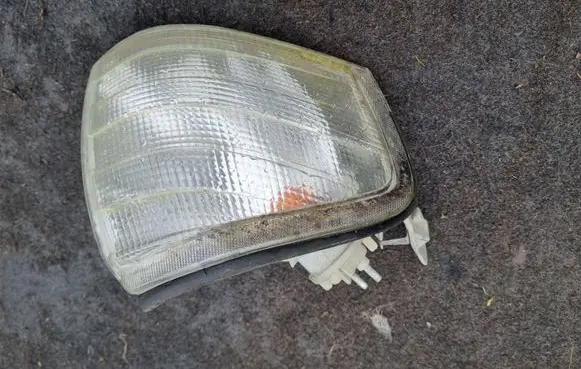 Mercedes-Benz C W202 Front indicator light